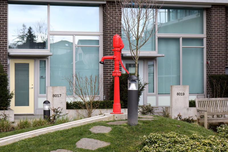 Illustration for article titled Pics from the Curbside: 2018-03-25 to St. Edwards Crossing